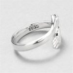 creative-love-hug-silver-color-ring-fash_main-0.jpg