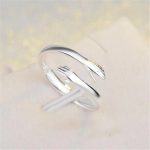 creative-love-hug-silver-color-ring-fash_main-0.jpg