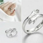 creative-love-hug-silver-color-ring-fash_main-0.jpg