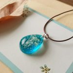 women-s-accessory-luminous-glow-in-the-dark-water-drop-pendant-with-preserved-flower-necklace-1.jpg